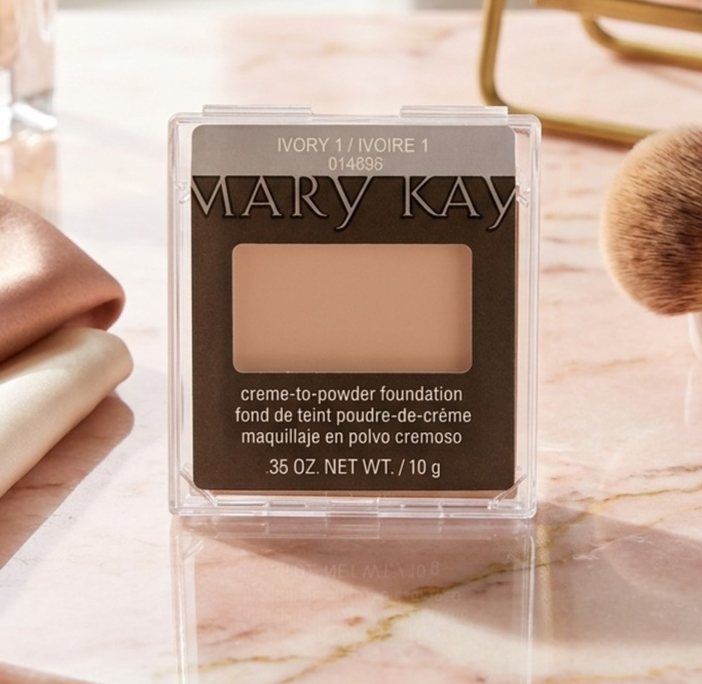 Mary Kay Creme to Powder Foundation Ivory 1 .35 oz 014696 New
